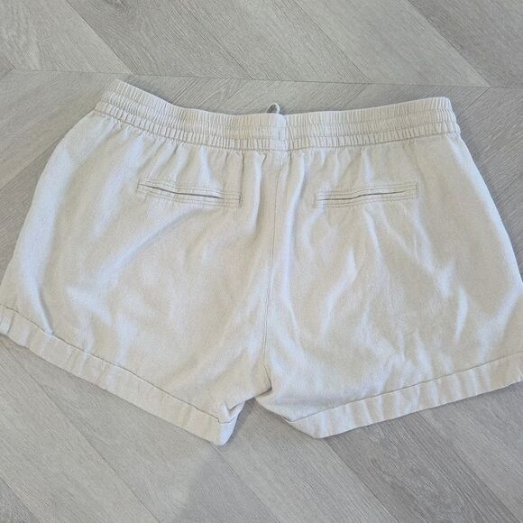 Old Navy Womans Linen Cream Shorts, Size Large - Picture 5 of 5